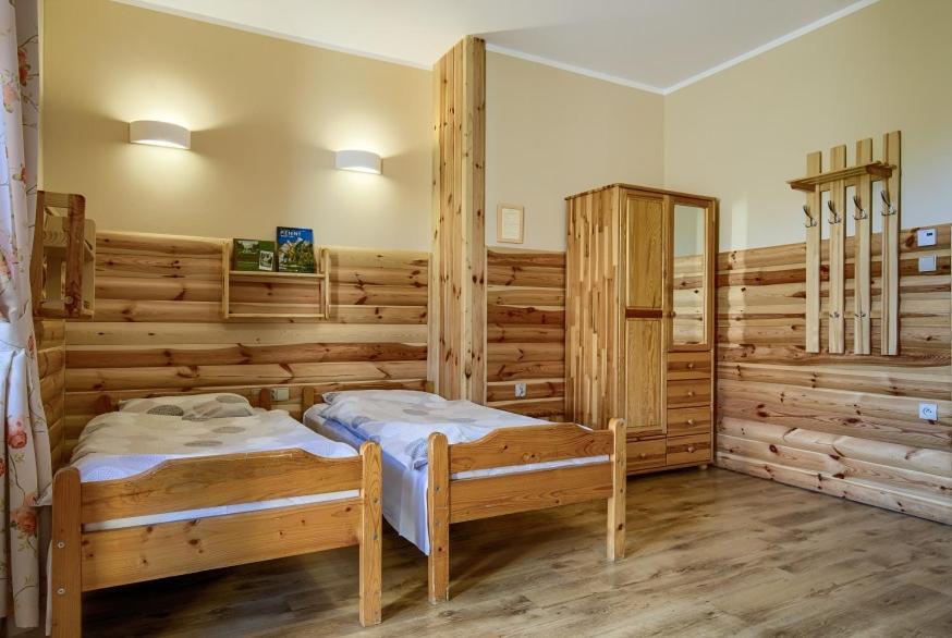 Bed and Breakfast Schronisko Pttk Trzy Korony Сромовце-Нижне Экстерьер фото